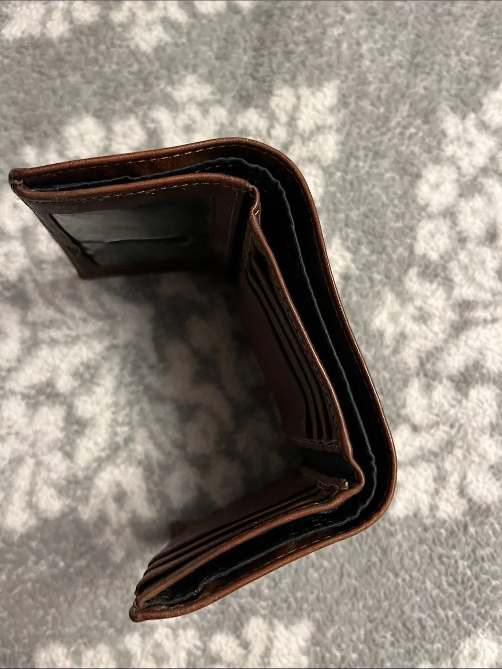 Tommy Hilfiger Brown Leather Trifold Wallet with Logo Plaque genuine leather.